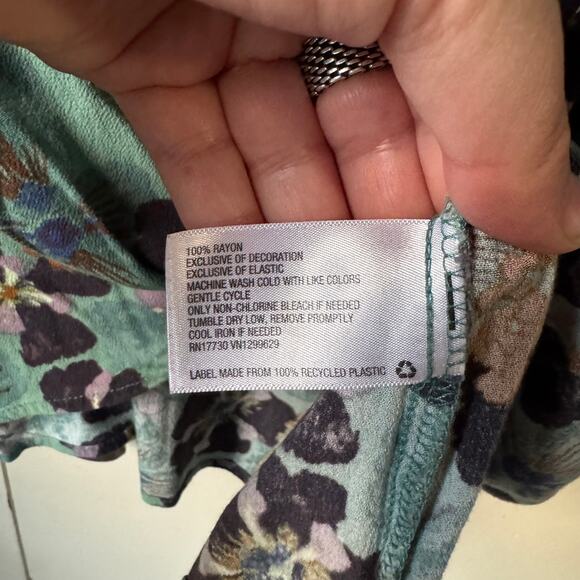 Knox Rose Floral Top Green Mock Neck Smocked Back Button Short Sleeve Sz XL - Picture 5 of 6